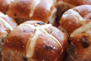 hott-cross-buns-020415-newdaily
