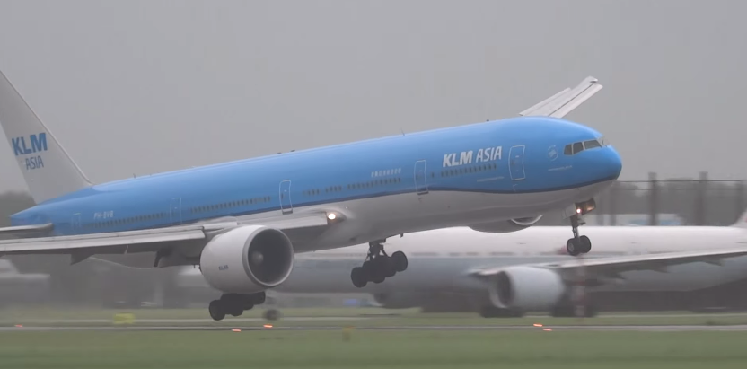 incredible plane lading