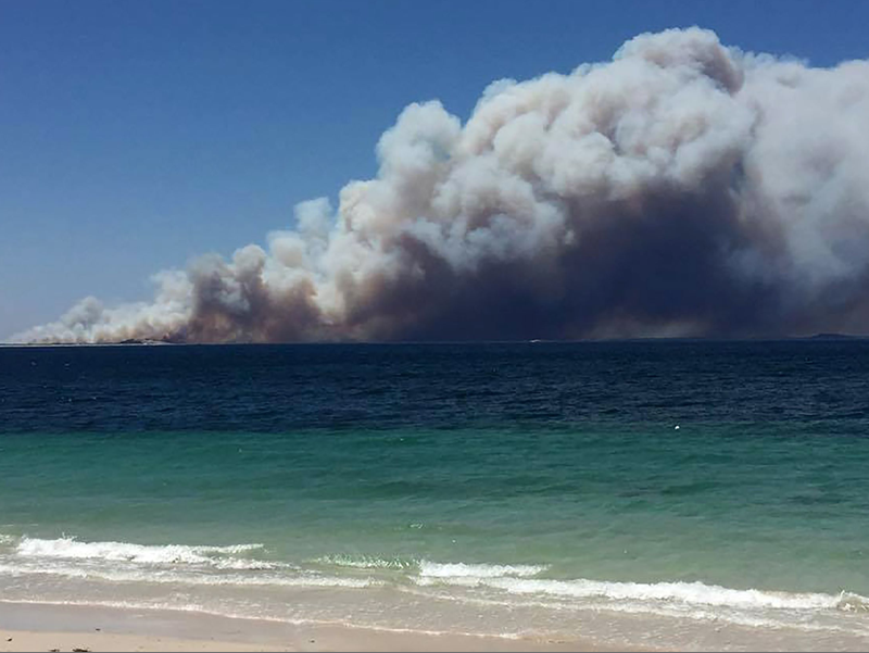 esperance bushfire on coast