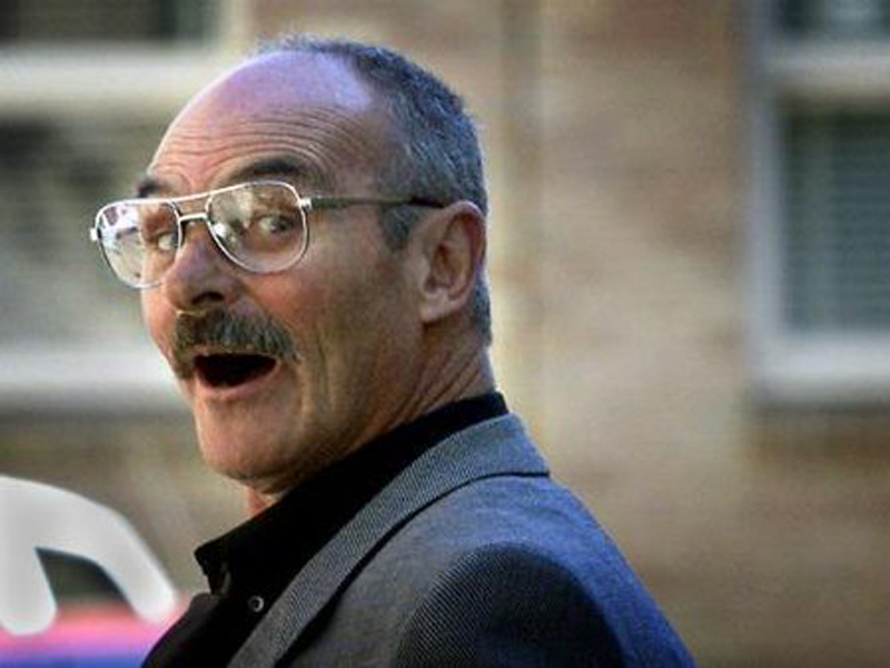 Peter Waker leaves court in Bendigo in 2002.