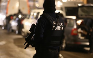 Terror suspect shot in leg r