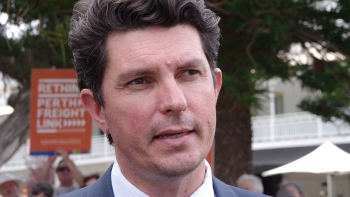 Scott Ludlam leave of absence to treat depression