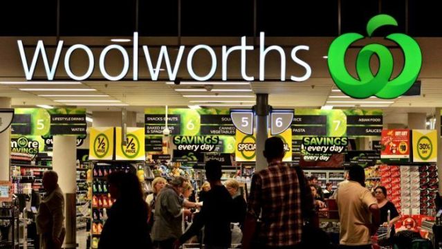 Dick Smith said Woolworths and Coles must replicate Aldi's lead.