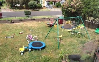 Community rallies for deplorable front garden