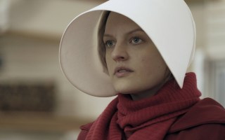 elisabeth-moss-handmaid