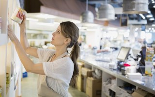 retail spending cafe