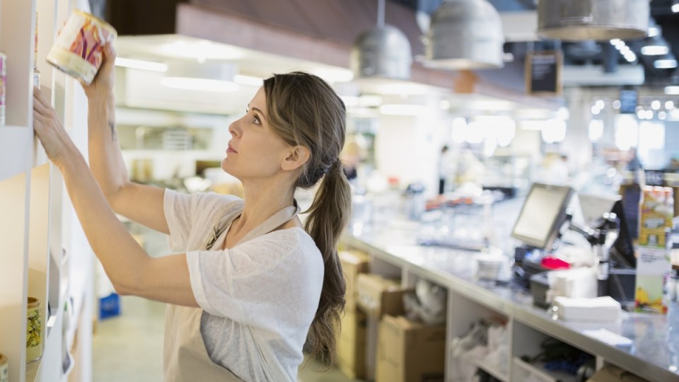 retail spending cafe