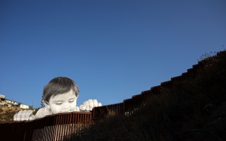 US-Mexico border boy