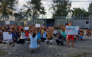 About 600 men say they will continue to peacefully resist being moved out of the Manus Island centre.