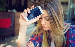 iphone-mobile-phone-crack