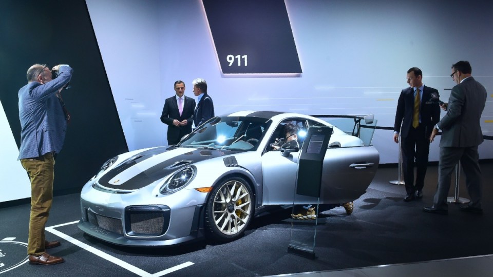 los Angeles car show unveils hybrid Jeep and Porsche