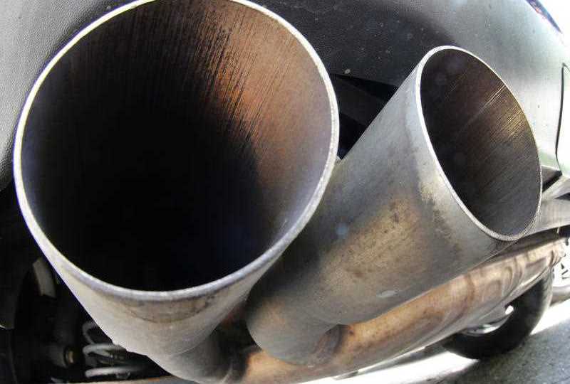 Exhaust pipes