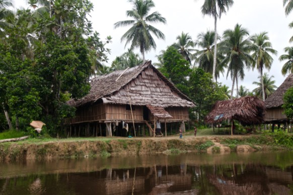 PNG-cannibals-travel