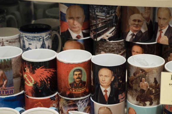 Mugs depicting Putin