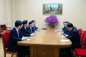 north korea hosts south korean delegation