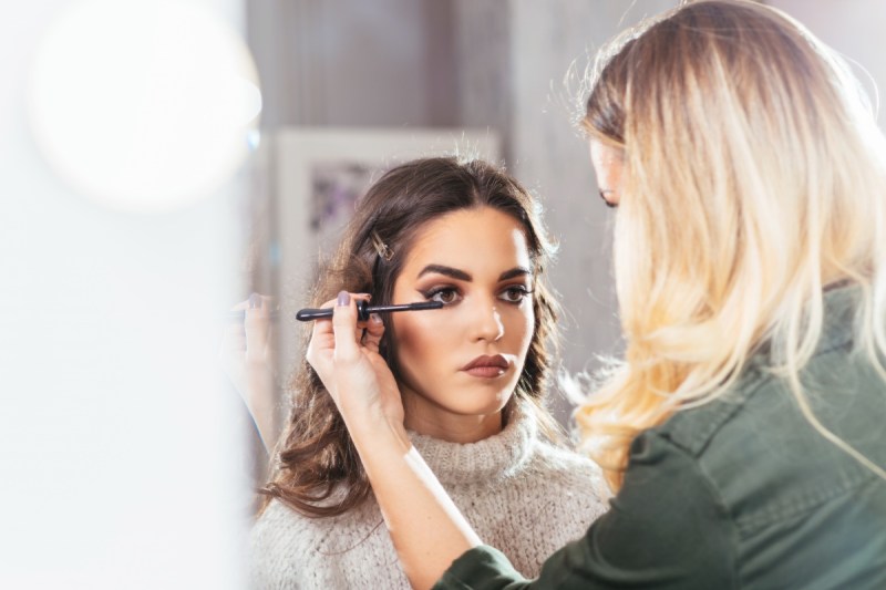 makeup artist
