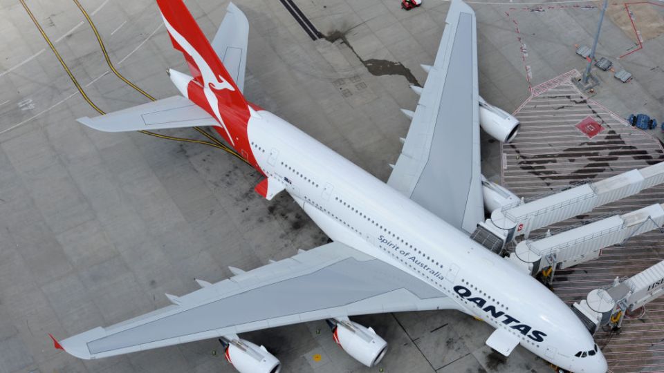 qantas-flight-diverted-death