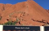 Uluru tourist dies