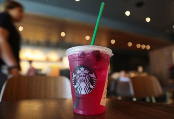 Starbucks plastic straws