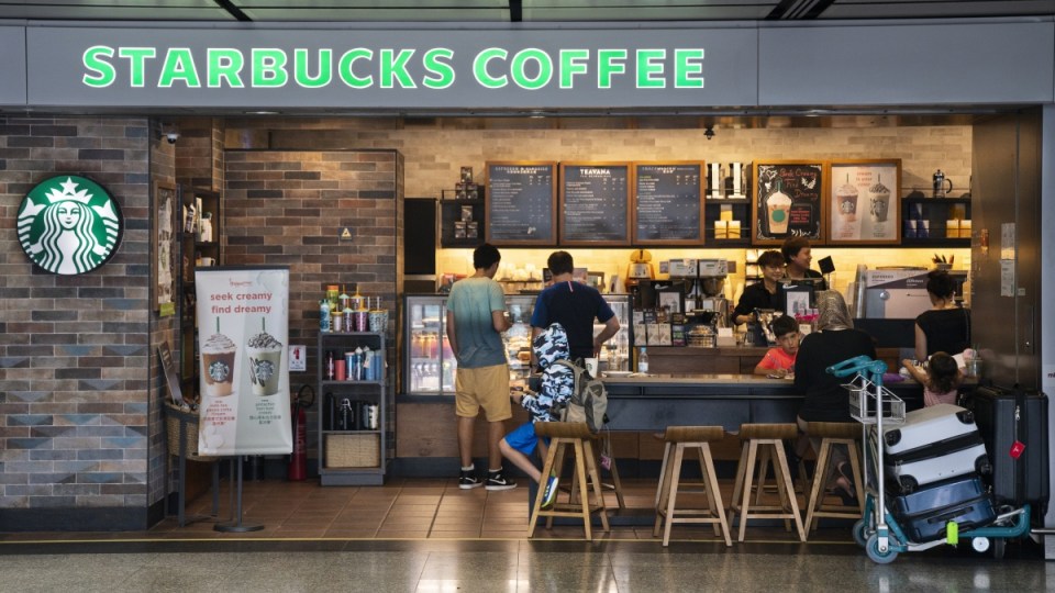 Starbucks plastic straws