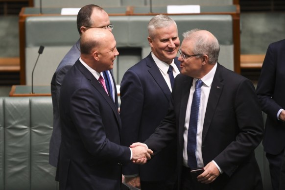 dutton au pairs no confidence
