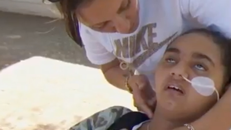tap electric shock injured girl