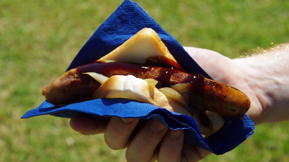 bunnings sausage sizzle covid