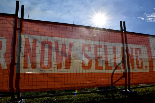 Buyers in Australia's two major cities are continuing to pay a substantial premium for homes compared to those in other states.   