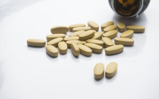 Vitamin C can help reduce blood sugar spikes after meals in people with type 2 diabetes.