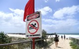 cyclona oma - beaches closed