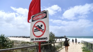 cyclona oma - beaches closed