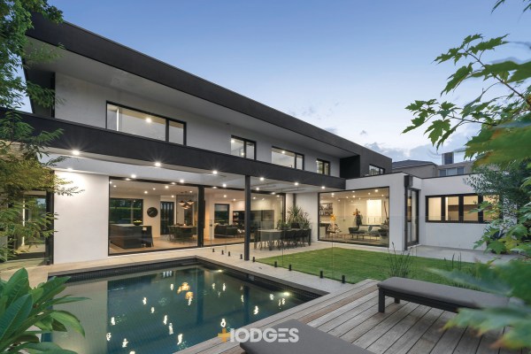 weekend auctions March 23