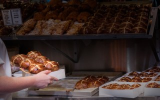 hot cross bun Easter