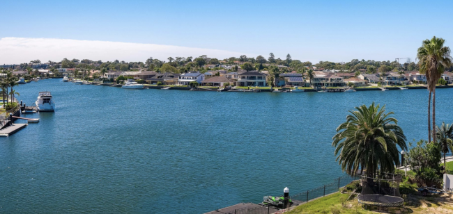 weekend auction wrap April 20