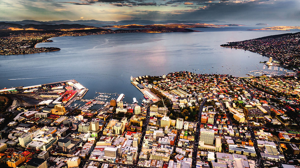 tasmania borders