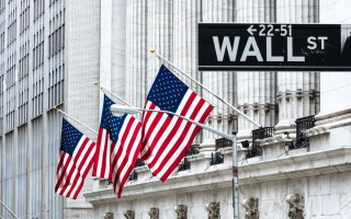 markets soar despite gloomy global economy
