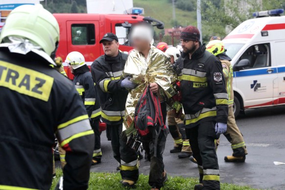 poland mountain lightning dead