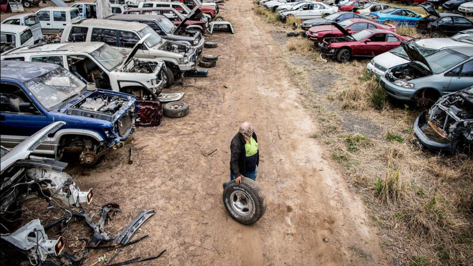 Autowreckers in Londonderry.