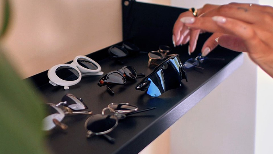 sunglass hut wage theft