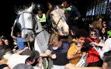 pay police protesters dutton