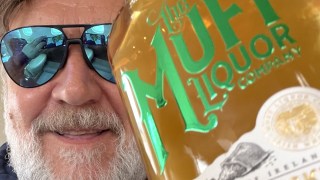 russell crowe muff liquor