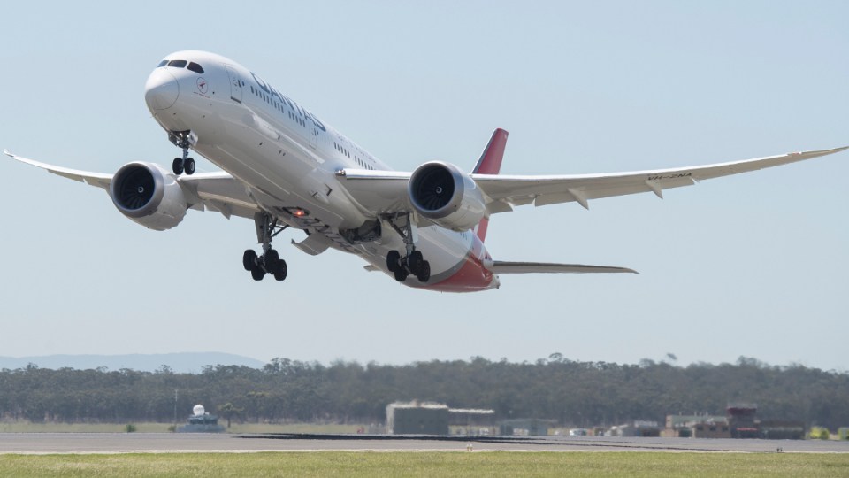 qantas manila airport