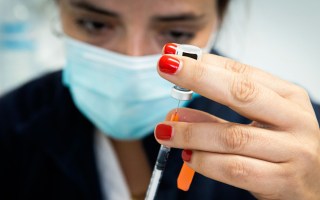 queensland man pfizer clot