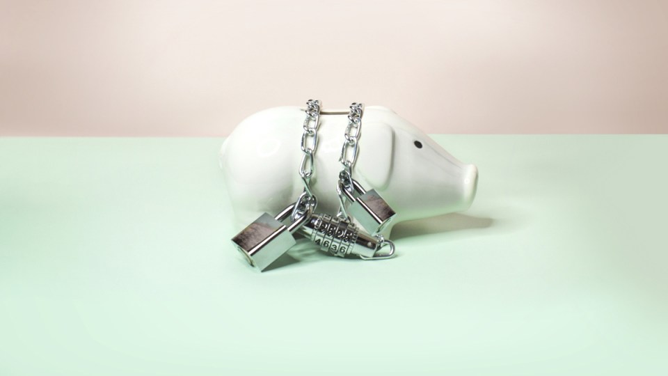 Dodgy middlemen are taking bushfire victims for a ride.