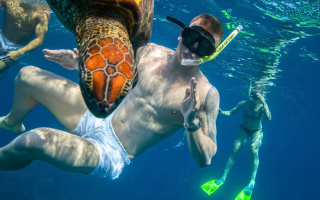 LKady Elliot Island