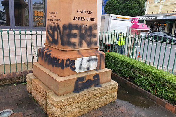 laws captain cook statues