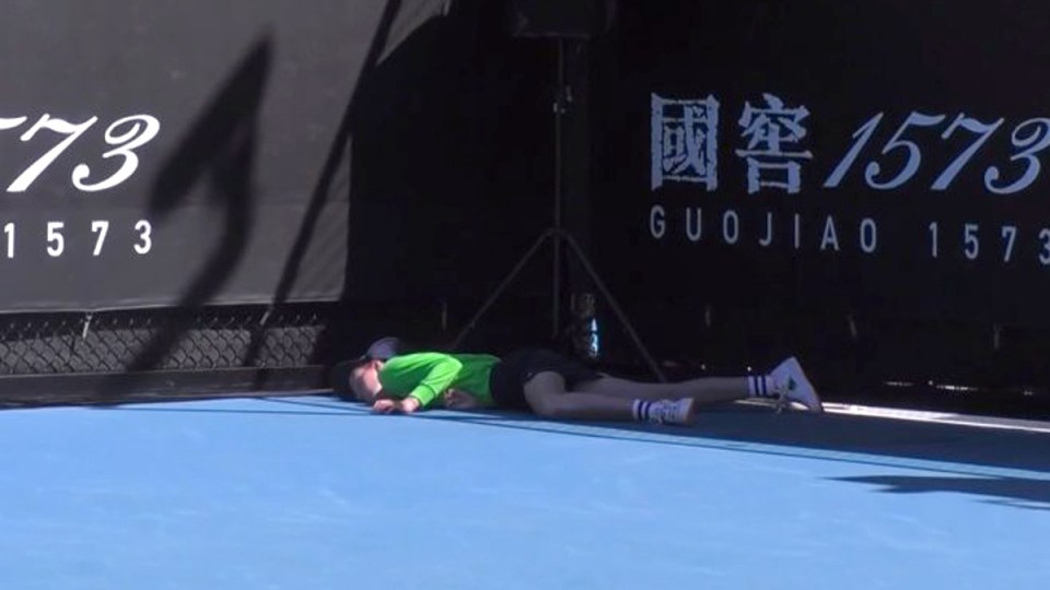 australian open ball kid collapse