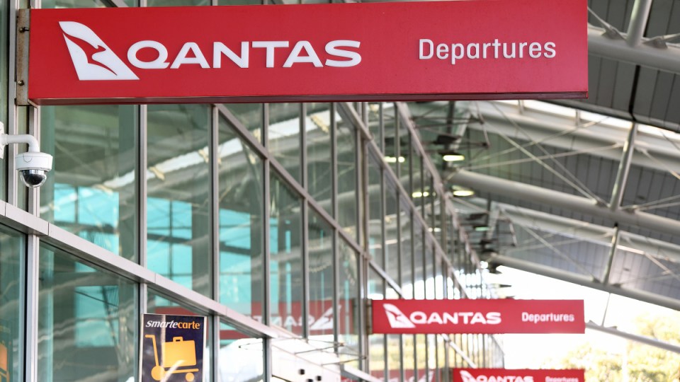 qantas sydney covid