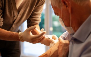 Pharmacies are still waiting for vaccine doses