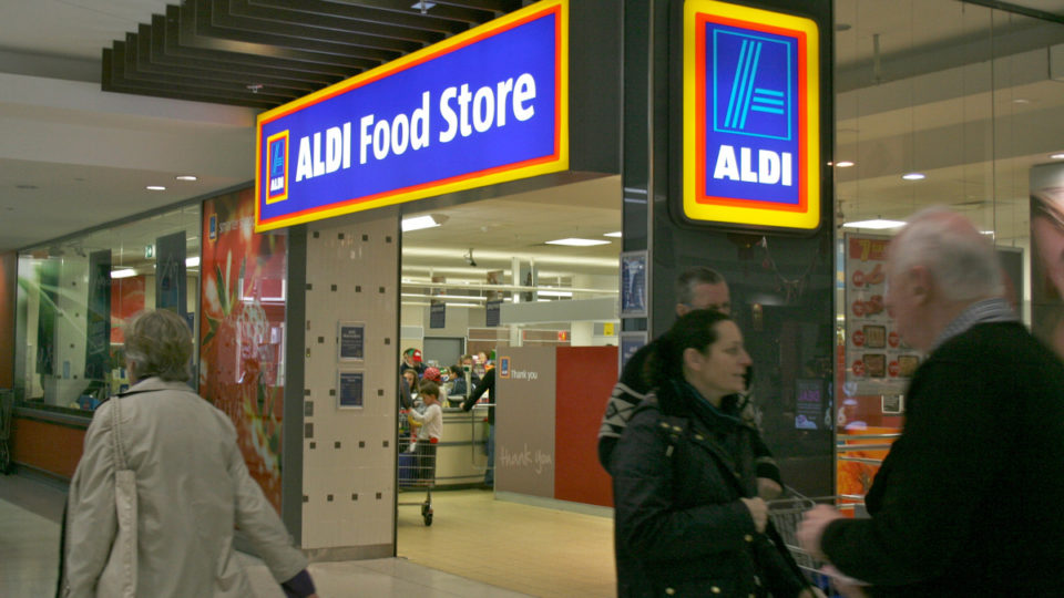 Aldi woman sue